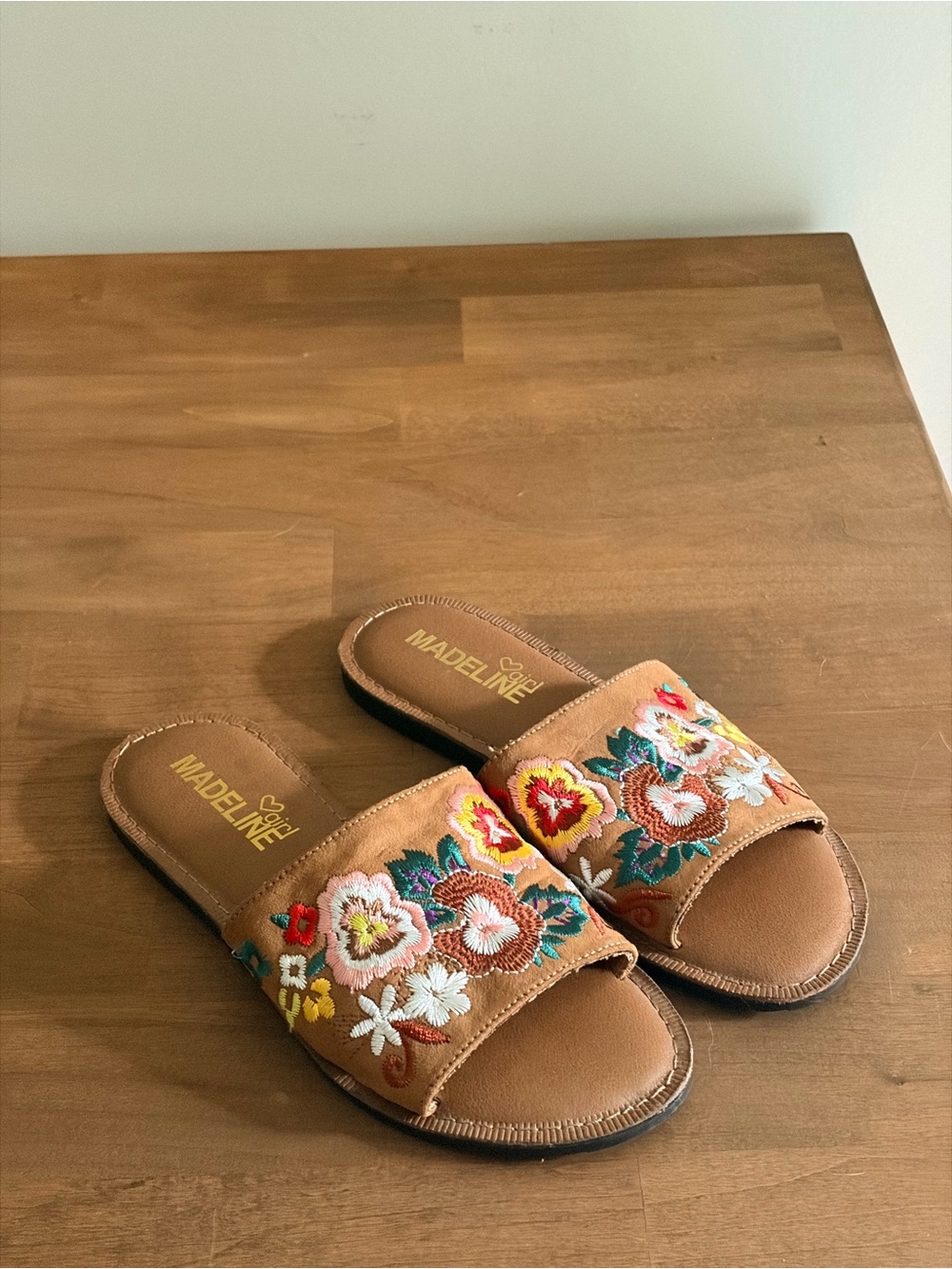 Madeline Girl Sun Kissed Floral Embroidered Slide Sandals Size 6.5M